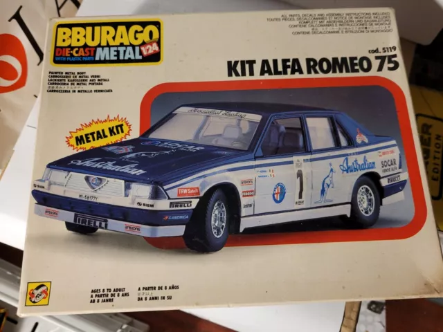 LG228 BURAGO BBURAGO 0189 Voiture 1/24 Alfa Romeo 75 Carabinieri 07 bleu  fonce