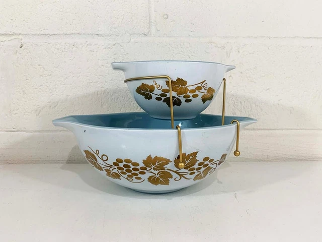 Vintage Pyrex Chip and Dip Set Golden Grapes Blue Delphite 441 444 Bracket Vintage Pyrex Chip and Dip Set Golden Grapes Blue Delphite 441 444 Bracket