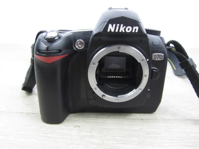 Nikon D D70 6.1MP Digital SLR Camera Tested and ready