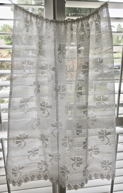 Vintage Crochet WHITE CURTAIN 'Shamrock Pattern'
