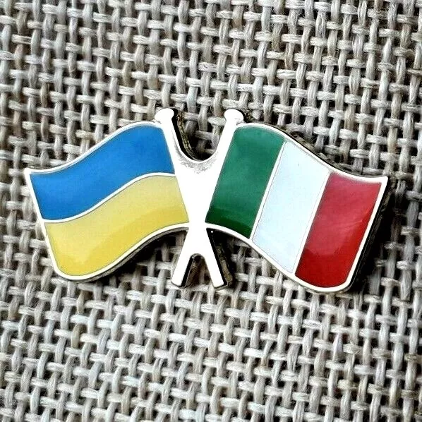 Ukrainian Italian Flag Ukraine Italy lapel Pin Gold Christmas Present Gift Box