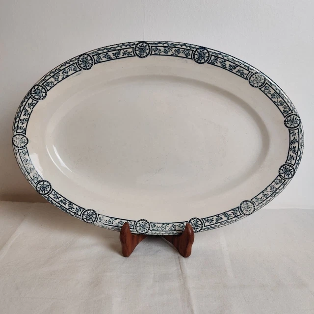 plat ovale terre de fer SALINS modèle VAUBAN 35,5 Cm X 22,5 Cm parfait état