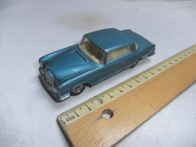 Dinky Toys , Mercedes Benz 300 SE , 533 Made in France , 1 : 43