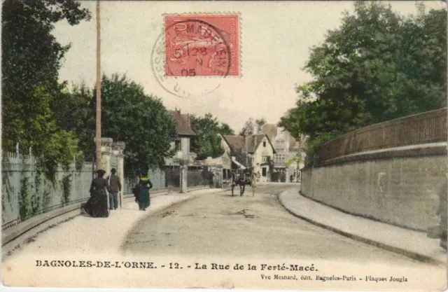 CPA BAGNOLES-de-l'ORNE-La Rue de la Ferté Macé (29884)