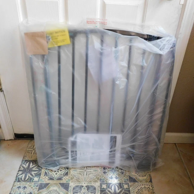 Dreambaby Chelsea Auto-Close Security Baby Safety Gate-with Extensions-Black