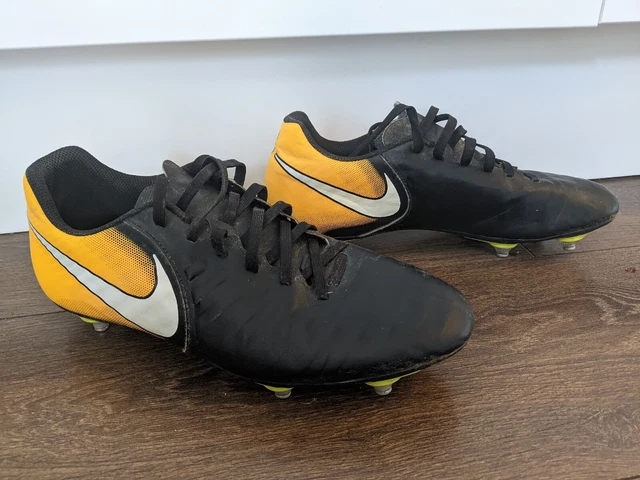 Nike Tiempo Legacy III 3 SG weicher Boden Fußballstiefel schwarz und orange Größe 8