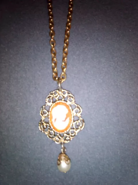 Vintage Signed Sarah Coventry Gold Tone Cameo Pendant Pearl Dangling Necklace