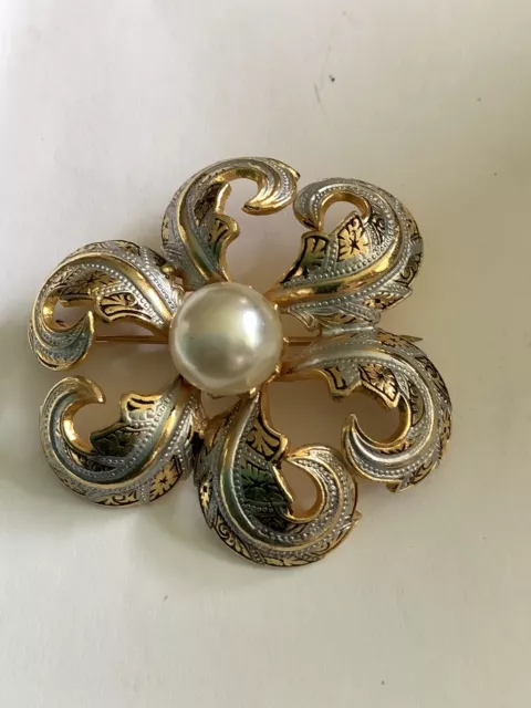 Vintage pin brooch flower Spanish Damascene Toledo Ware c 1960s Faux pearl