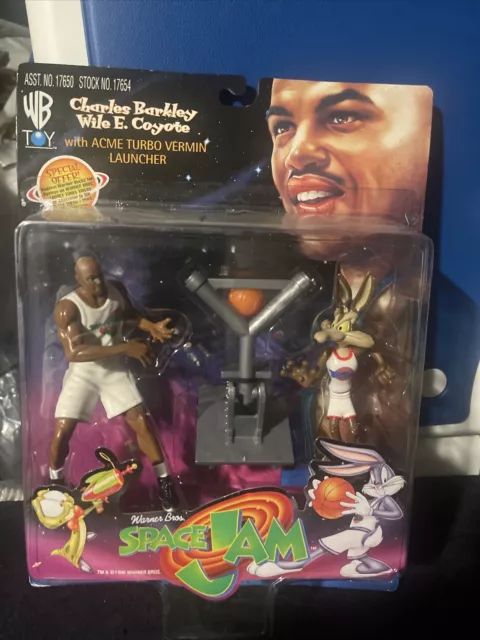 1996 SPACE JAM Charles Barkley Action Figure w/ Wile E. Coyote