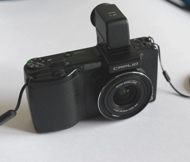 RICOH GX100 caplio COMPACT CAMERA with EVF VIEWFINDER rare VINTAGE USED not GR