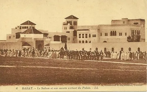 Cpa Maroc Rabat Le Sultan Et Son Escorte Sortant Palais