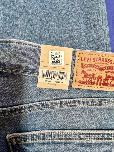 Levis Women’s 725 Hi-Rise Boot Cut 10 X 30