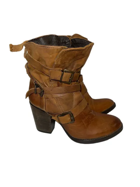 Steve Madden Ankle Boots 8 Brown Leather Distressed Slip On Buckle Straps Flaw
