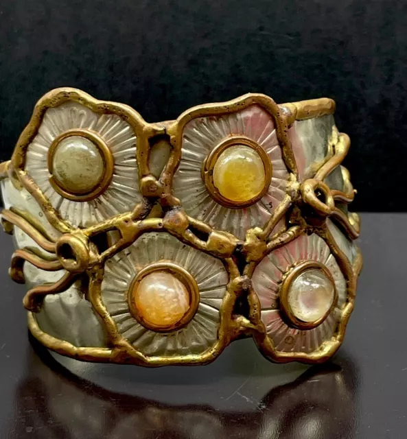 Bracelet Manchette ART NOUVEAU Fleurs en Nacre Laiton & Pierres Naturelles