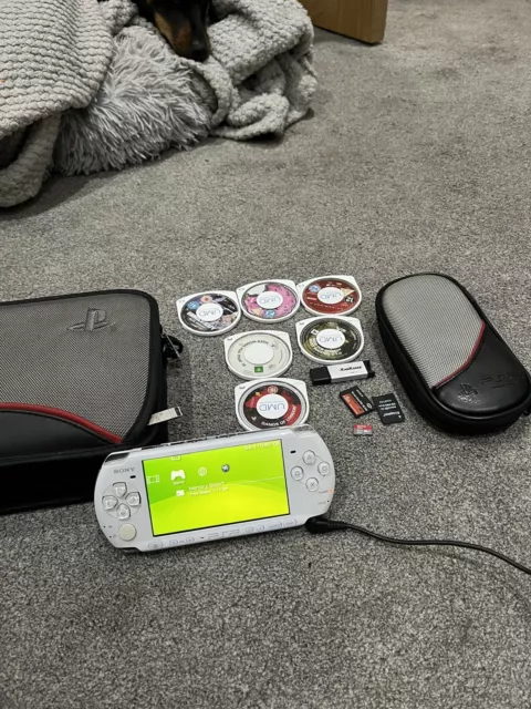 Sony PlayStation Portable PSP Slim 3000 Video Game Console White + GAMES Bundle