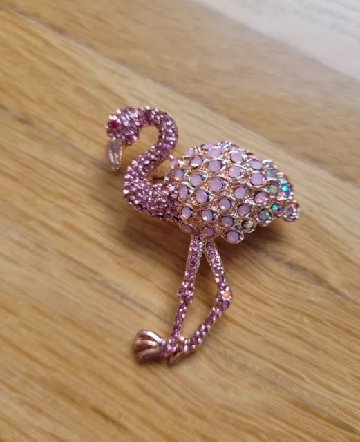 Wunderschöne Brosche mit Strasssteinchen Flamingo Roségoldfarben