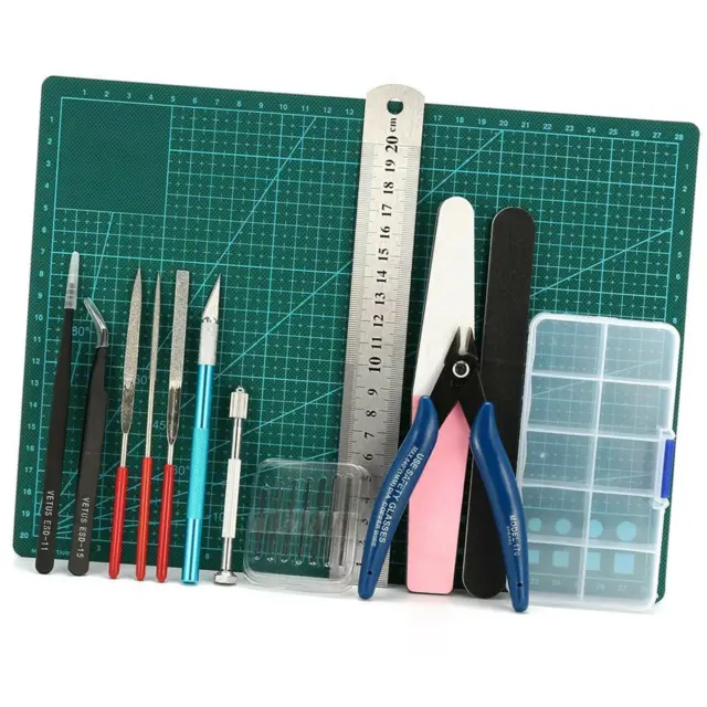 19x Modeler Basic Tools Craft Building Tools Kit mit Kunststoffkoffer