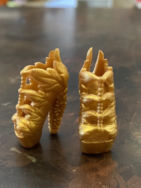 Ever After High Apple White Mirror Beach Doll Replacement Heels Shoes Golden