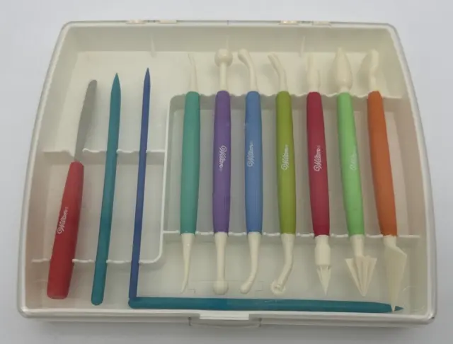 WILTON Gum Paste Tool Set Fondant 10 Pcs Storage Case Easy Grip Cake Decorating