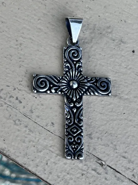 Large sterling silver cross pendant 18 grams ornate Swirl design Celtic Triskele