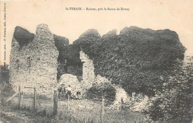 St-VERAIN - ruines près de la route de Donzy