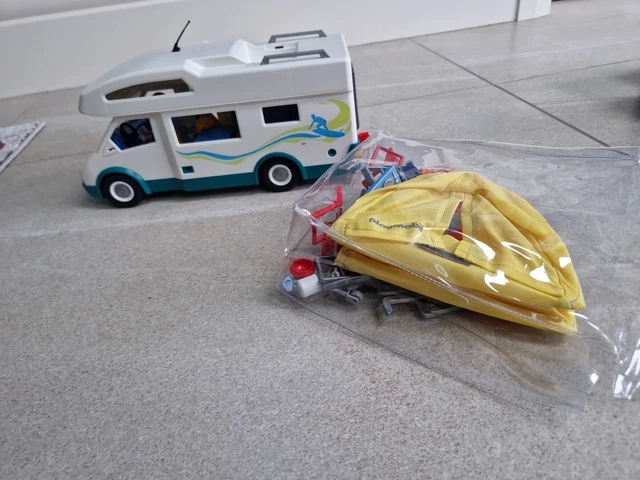 Playmobil Family Fun Toy Camper Van with Furniture 70088