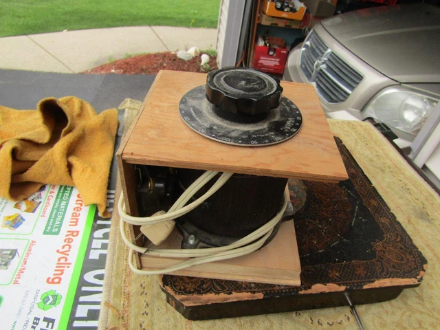 General Radio Co. Transformer   Variac  Model 200 – G 0 to130 AC Volts in Wooden