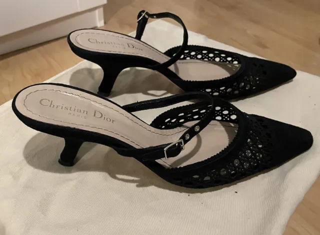 Christian Dior Lambskin pumps - black | Black pumps, Dior, Leather wear