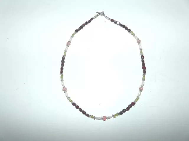 Collier fin ras du cou pierres véritables grenat tourmaline péridot perles nacre