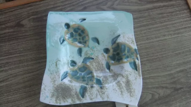 22X22 Cm Handgefertigte Raku Platte Mit Meerschildkröten Hergestellt Von Alicia Lowe Florida Sehr Guter Zustand