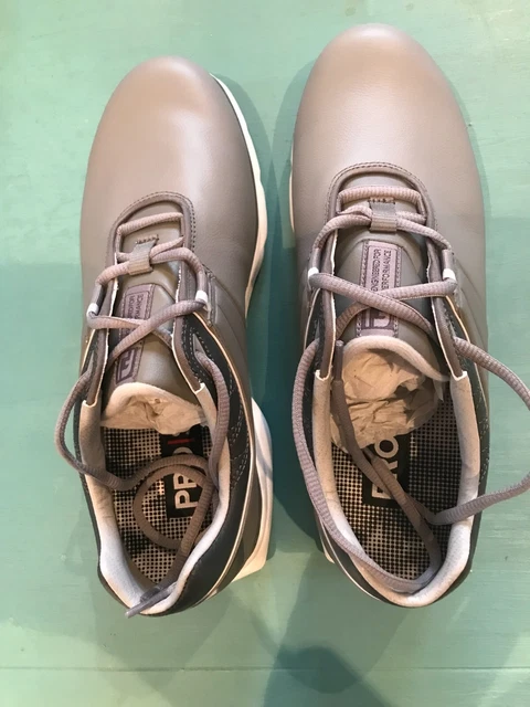 ladies footjoy golf shoes size 7, waterproof, spikeless