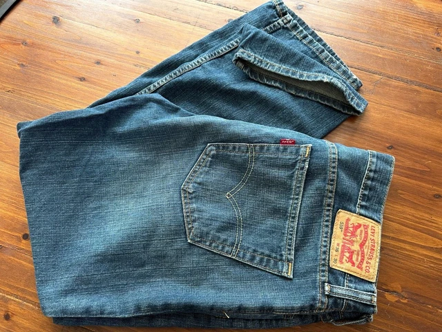 Levi's 559 Relaxed Straight Fit, 36x30 Medium Blue Fade. Denim Clean
