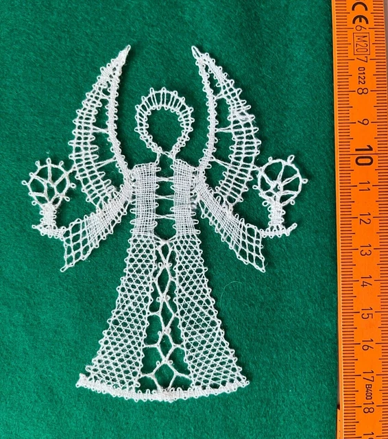 11x9cm Altes geklöppeltes Motiv "Engel" Spitze Handarbeit Klöppelarbeit M2)
