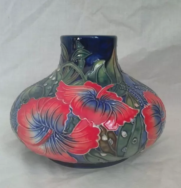 Old Tupton Ware HIBISCUS Tube Lined 4 inch Squat Vase