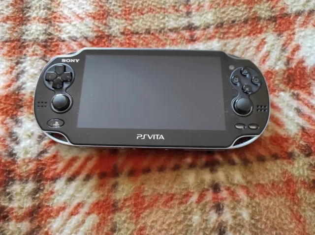 Sony PS Vita PCH-1004 OLED con gioco e custodie | 8 GB | perfette Condizioni 