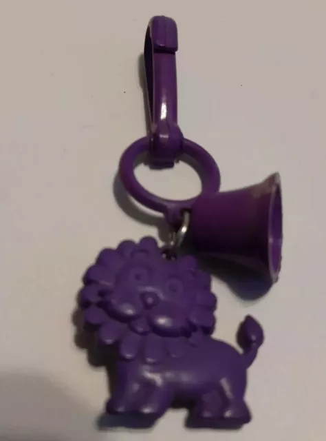 ⭐ Vintage Purple Plastic Lion Clip On Charm For Necklace 1980s Retro 80's (F4)