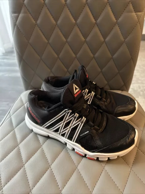 WOMEN S REEBOK TRAINERS Size 4 YOURFLEX TRAINETTE 8.0 Black White Cherry 12.95 PicClick UK
