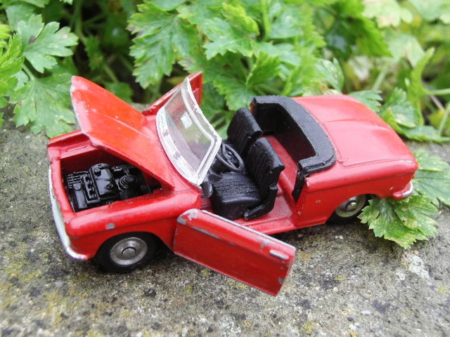VINTAGE DIE CAST METAL DINKY TOYS FRANCE 1/43 PEUGEOT 204 CABRIOLET ref 511
