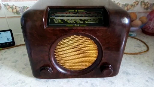 WORKING 1940/50S ICONIC Bush Bakelite Radio in excellent condition £95. ...