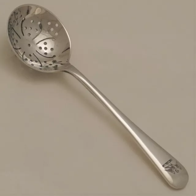 OLD ENGLISH Design GARRARD & CO LTD London  Silver Service Cutlery Sugar Sifter