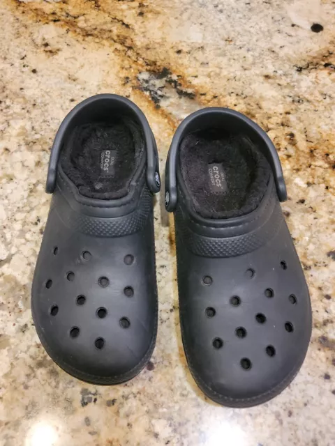 Crocs Classic Womens Clogs Size 6 Purple Rubber Shoes