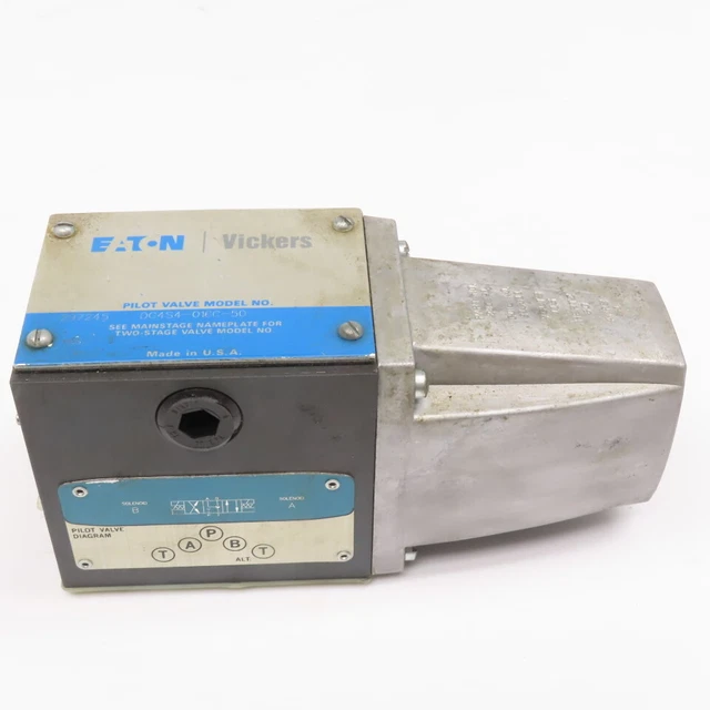 Vickers DG4S4-016C-50 Hydraulic Directional Control Valve Missing Coil 115V