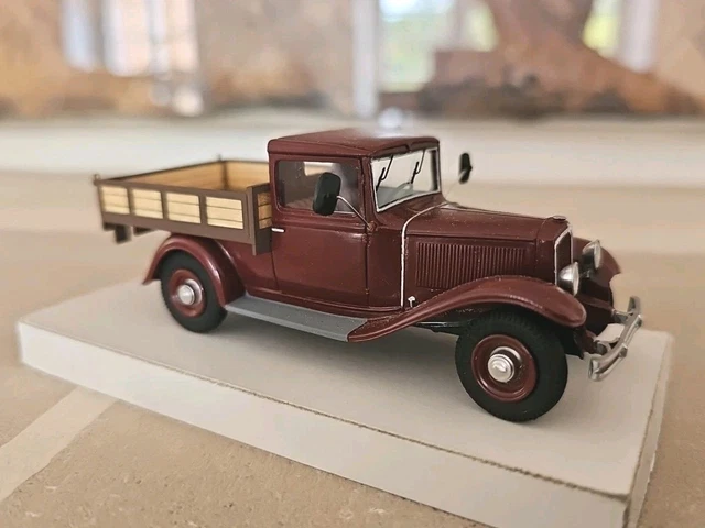 Modèle Réduit 1:43 Renault Primaquatre Fourgon 1944 - Camouflage Militaire, Neuf