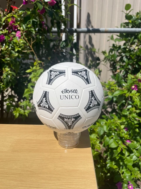 FIFAワールドカップ公式球 エトルスコ・ユニコ 1990 - メルカリ