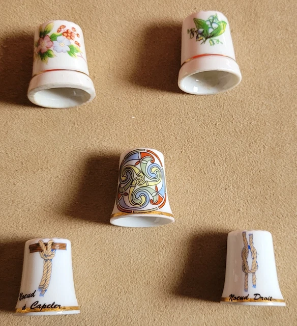 Lot De 43 Dés à Coudre En Porcelaine De Collection - Fabriqués En France