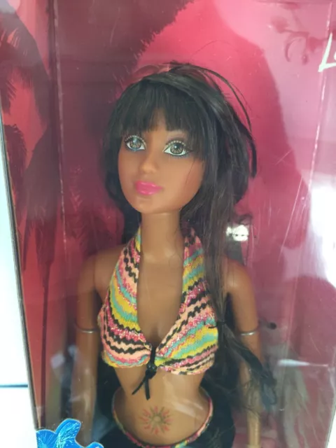 BEACH FUN BARBIE Doll 2006 New in Box J0709 sunscreen & heart