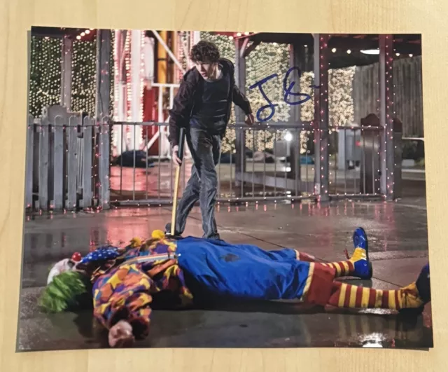 JESSE EISENBERG HAND SIGNED 8x10 PHOTO ACTOR AUTOGRAPHED ZOMBIELAND MOVIE COA