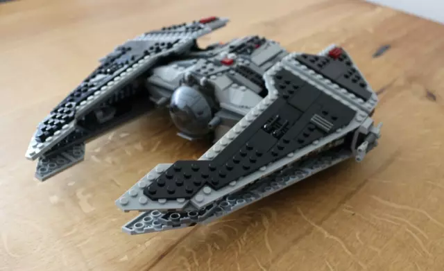 LEGO Star Wars Sith Fury-class Interceptor - Please read Description