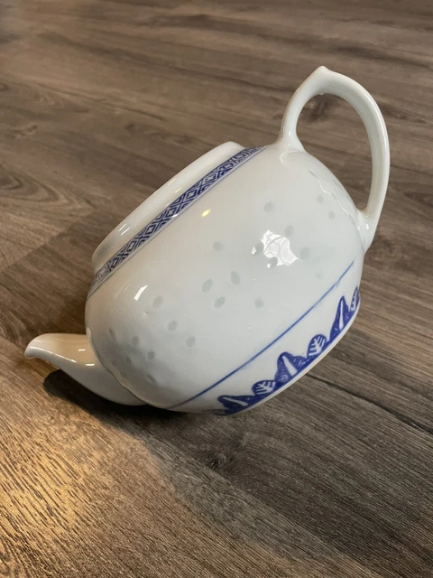 Jingdezhen Tea Pot Porcelain Rice Grain Pattern Chinese Vintage Blue White