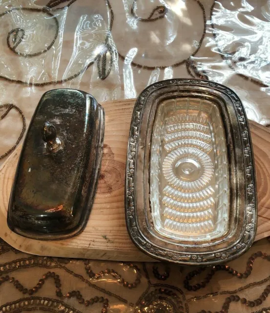 Vintage Oneida Silversmiths Covered Silver Plate Butter Dish/Glass